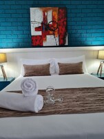 Quarto Deluxe | Roupas de cama premium, camas com colchões pillow-top, escrivaninha