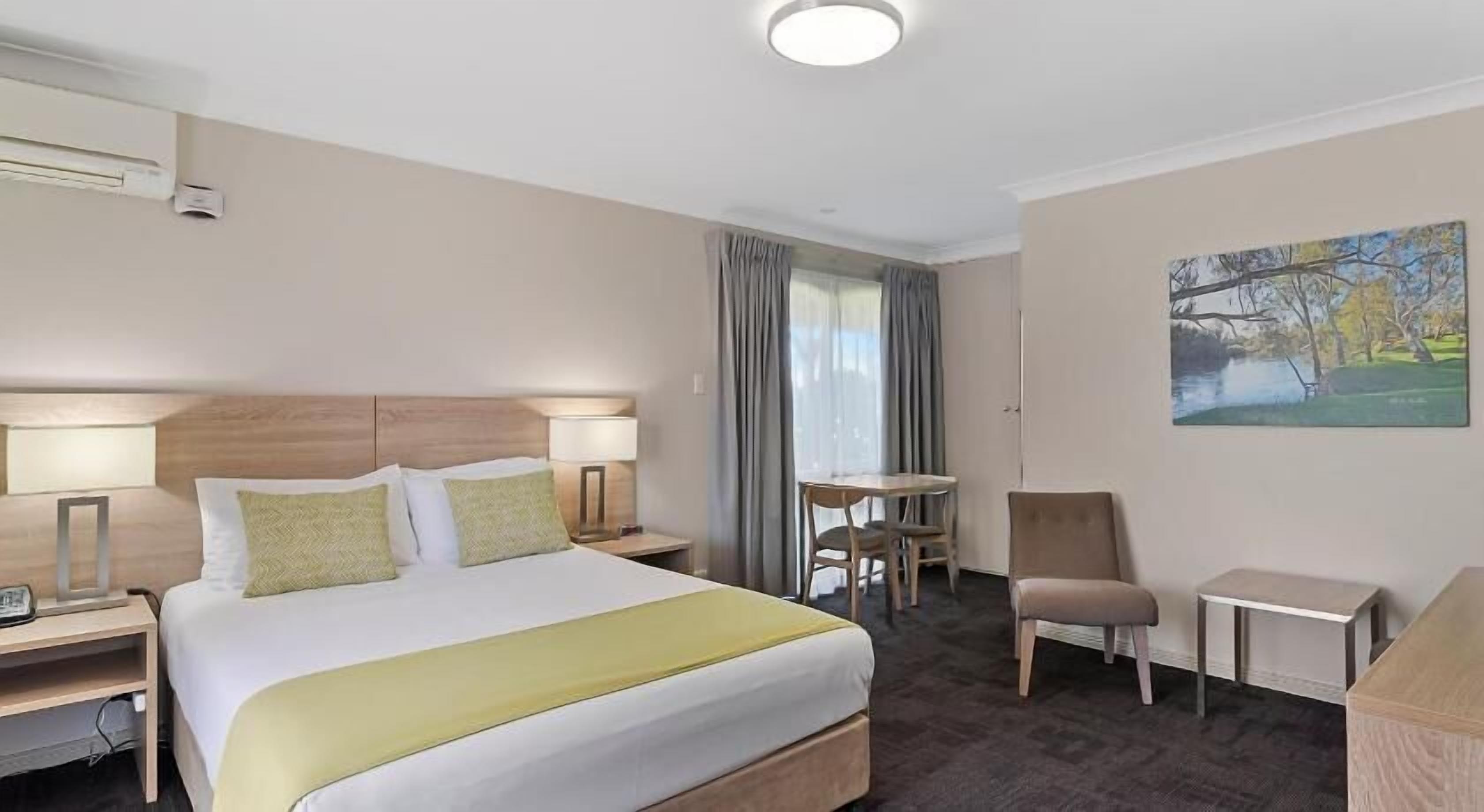 高級寢具、特厚豪華床墊、迷你吧、獨特設計