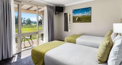 Quality Inn Carriage House
