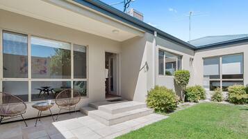 Byhus - 3 soveværelser | Terrasse/gårdhave