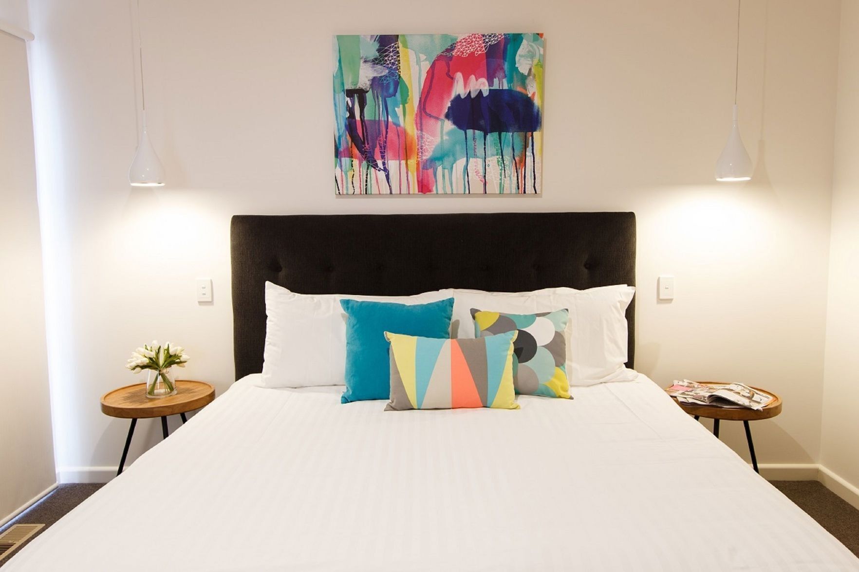 Ropa de cama de alta calidad y minibar 