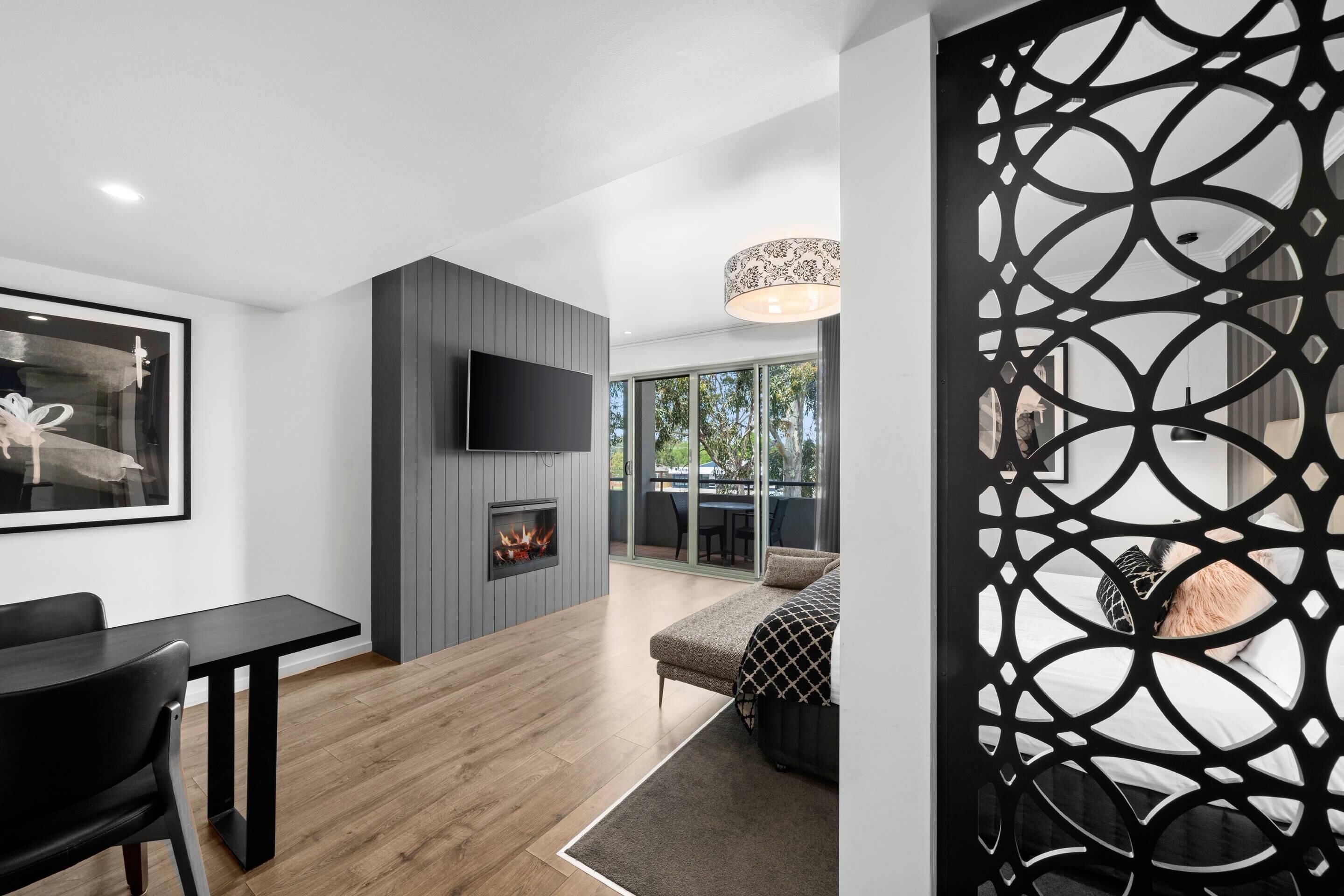 Ropa de cama de alta calidad y minibar 