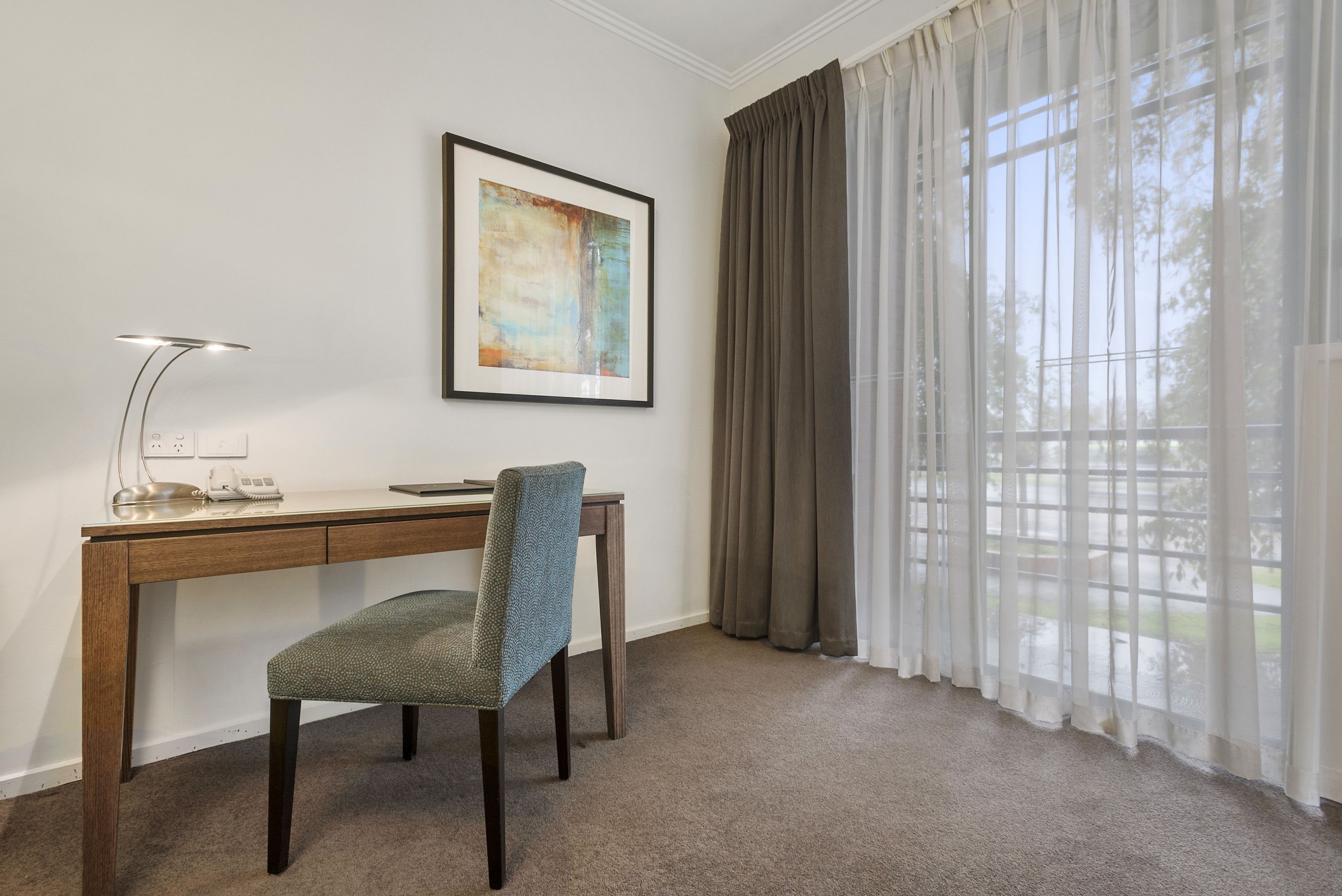 deluxe queen suite | 1 bedroom, premium bedding, minibar, in-room safe