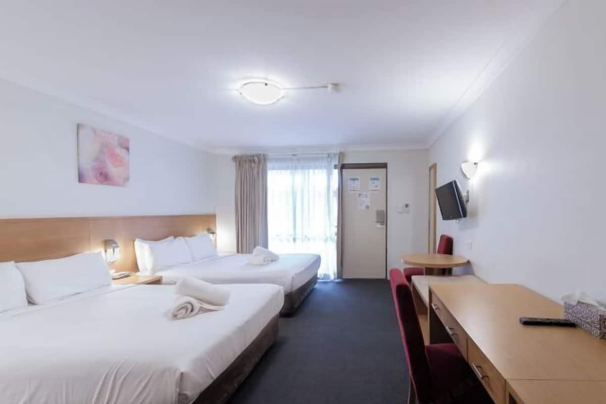 1 Schlafzimmer, hochwertige Bettwaren, Pillowtop-Betten, Minibar