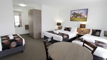 Family Room, Multiple Beds