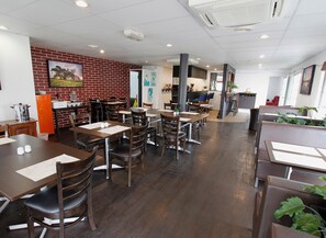Café da manhã e jantar