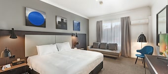 Silkari Urban CKS Sydney Airport Hotel