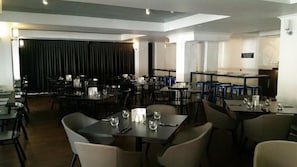 Daily full breakfast (AUD 15 per person)