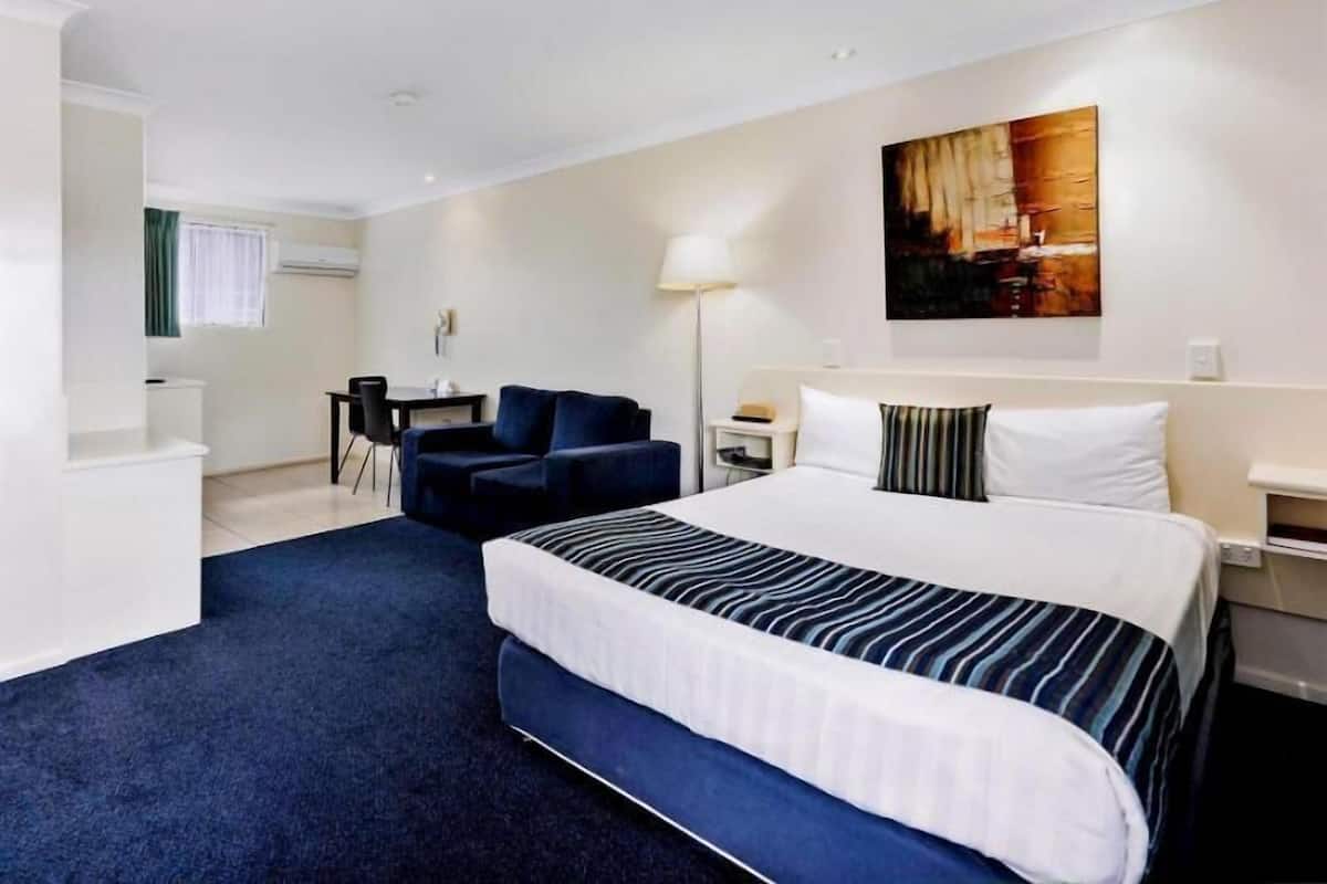 Premium bedding, individually decorated, individually furnished, desk