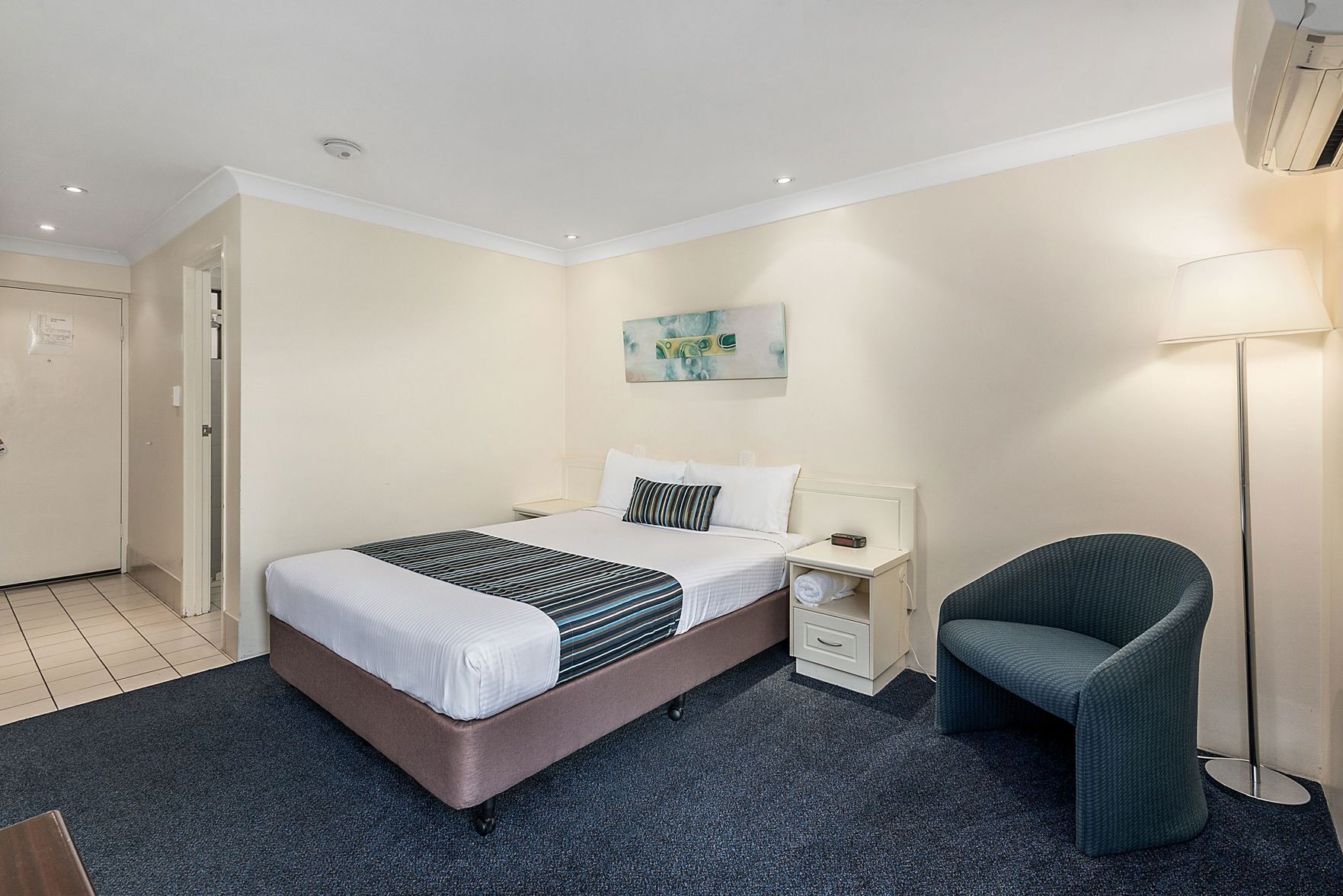 أغطية فراش متميزة وبديكورات فريدة لكل غرفة وطراز فريد لكل وحدة ومكتب