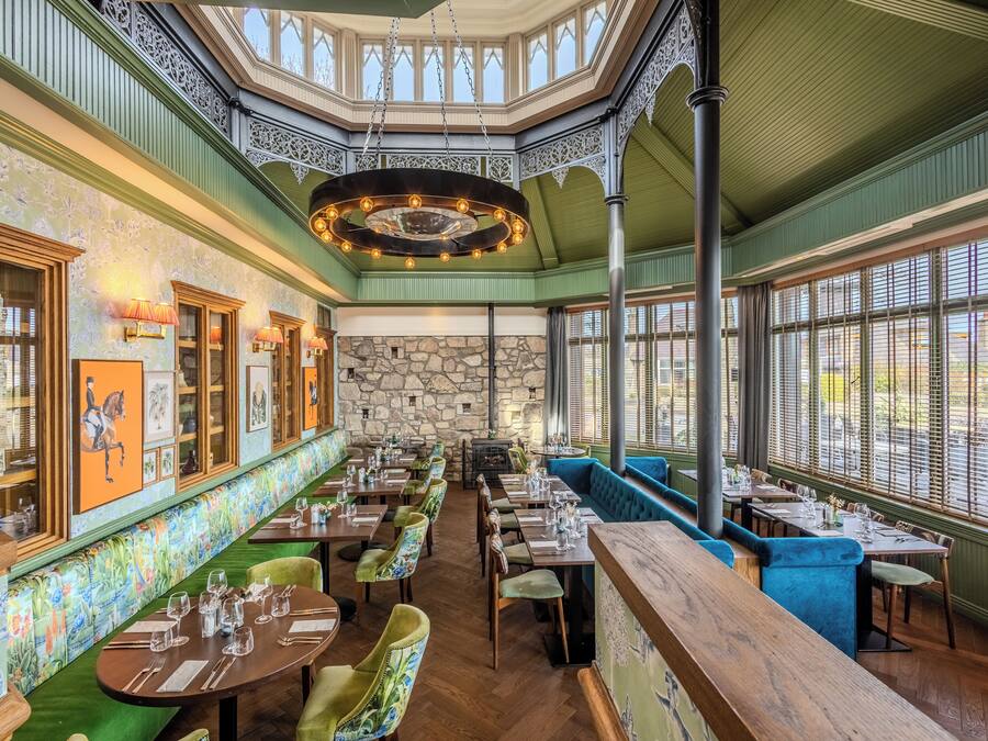 Breakfast, lunch, dinner served; British cuisine