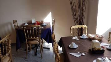 Colazione continentale inclusa, servita tutte le mattine