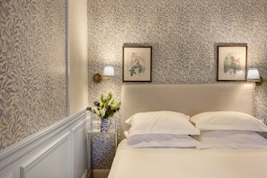 Minibar, in-room safe, soundproofing, free WiFi