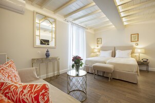 Frigobar, cofres nos quartos, quartos à prova de som, Wi-Fi de cortesia