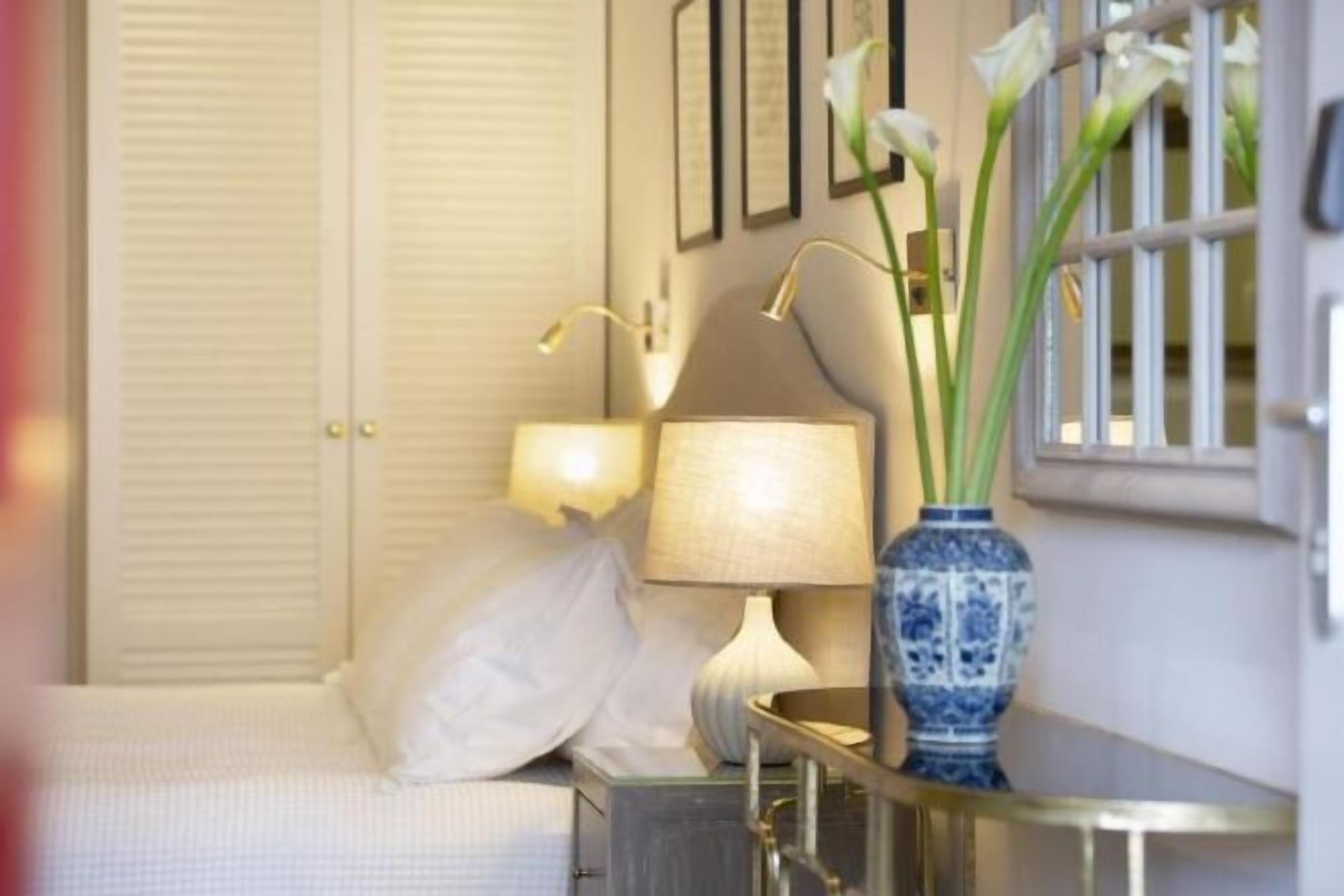 Minibar, in-room safe, soundproofing, free WiFi