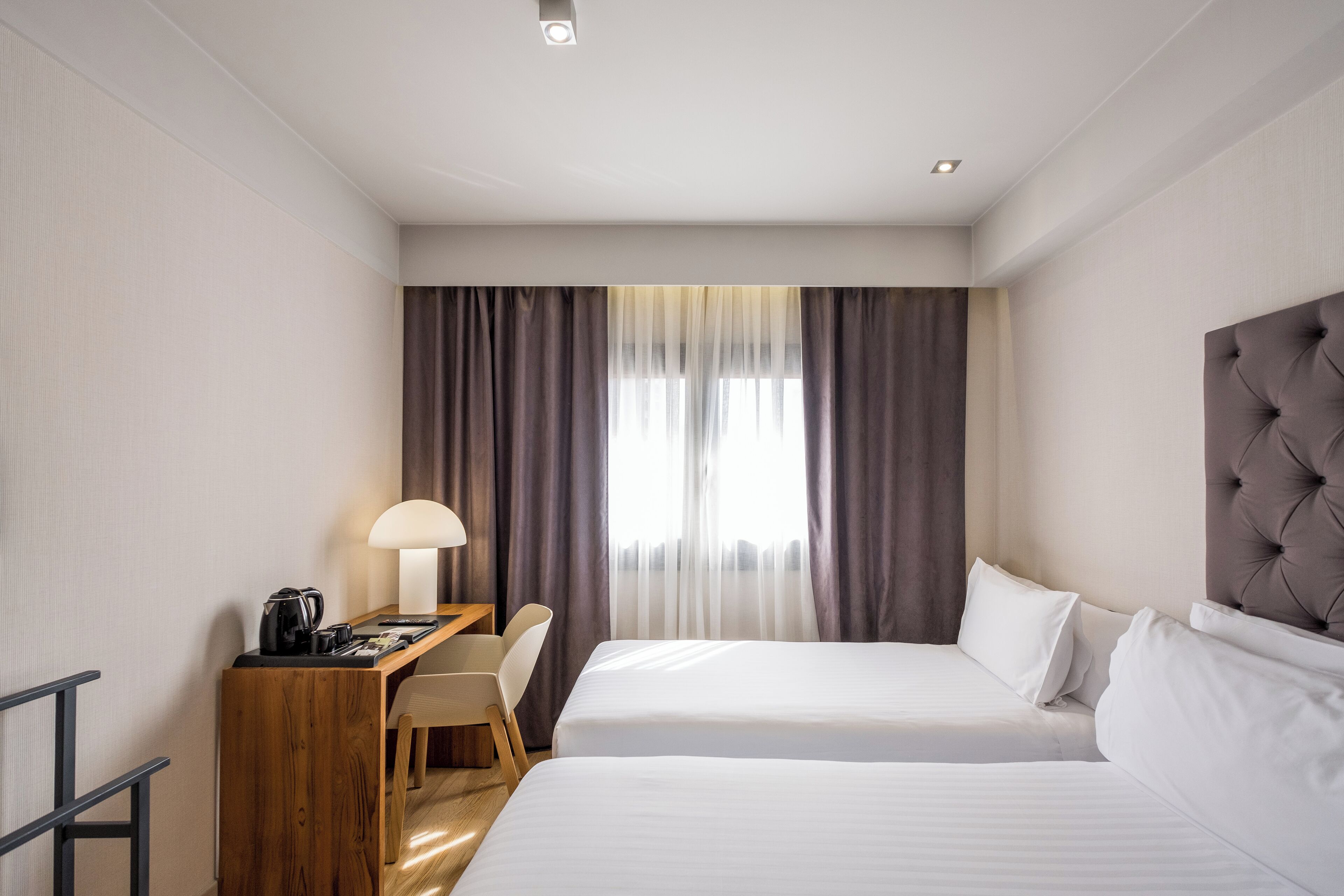 triple room | minibar, in-room safe, desk, laptop workspace