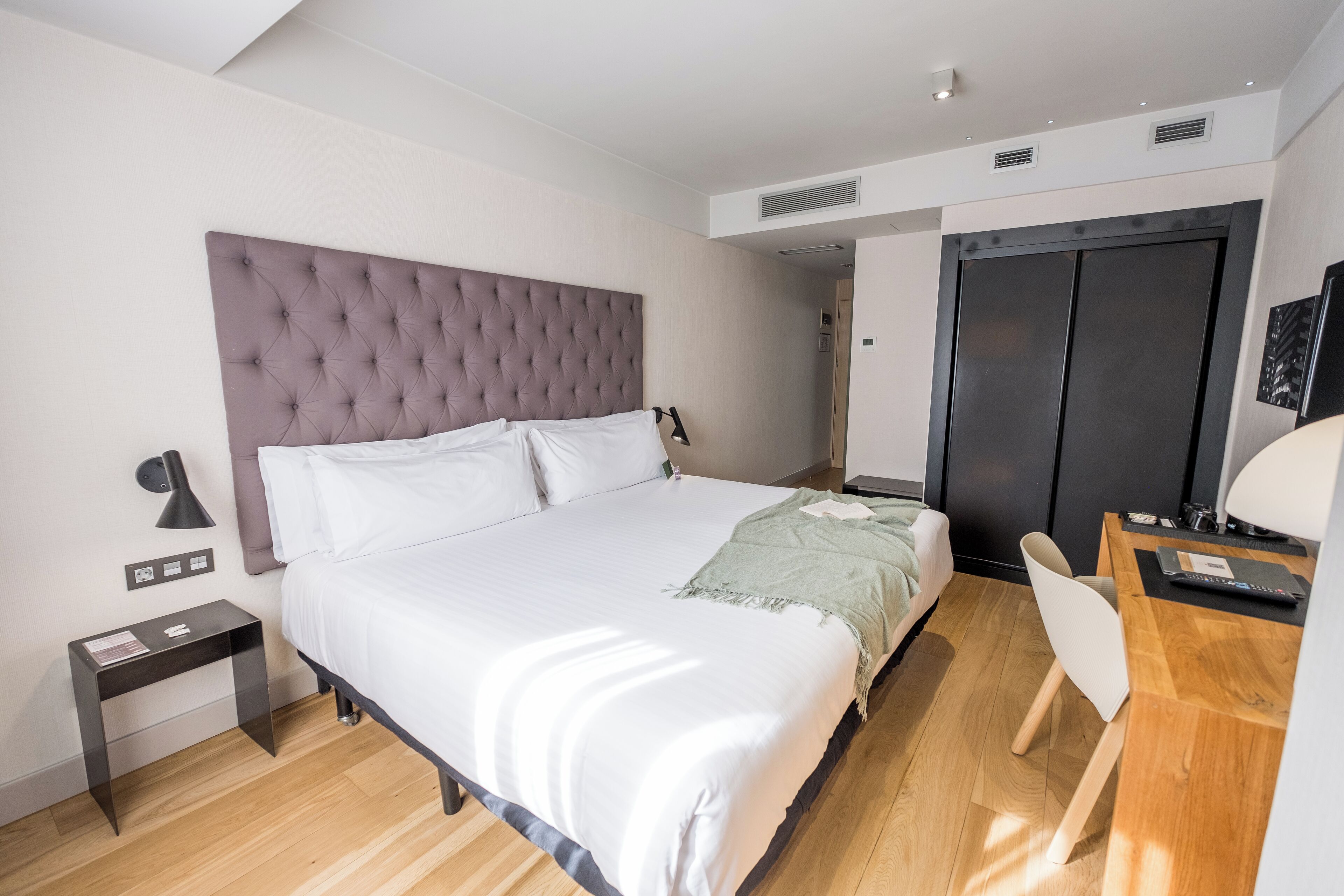 minibar, in-room safe, desk, laptop workspace