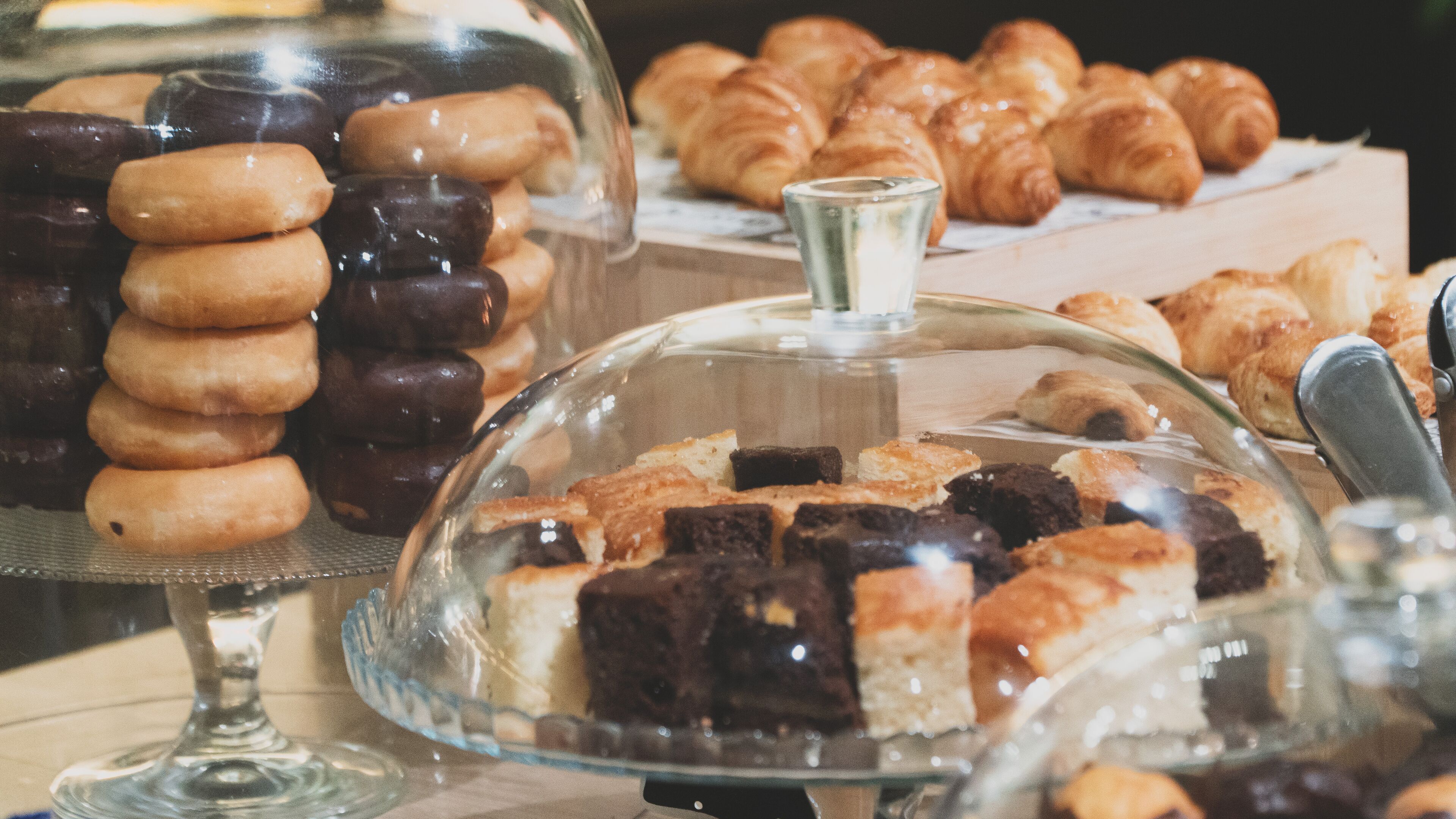 daily buffet breakfast (eur 16 per person)