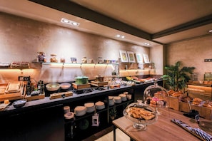 Dagelijks ontbijtbuffet (EUR 16 per persoon)