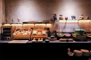 Daily buffet breakfast for a fee