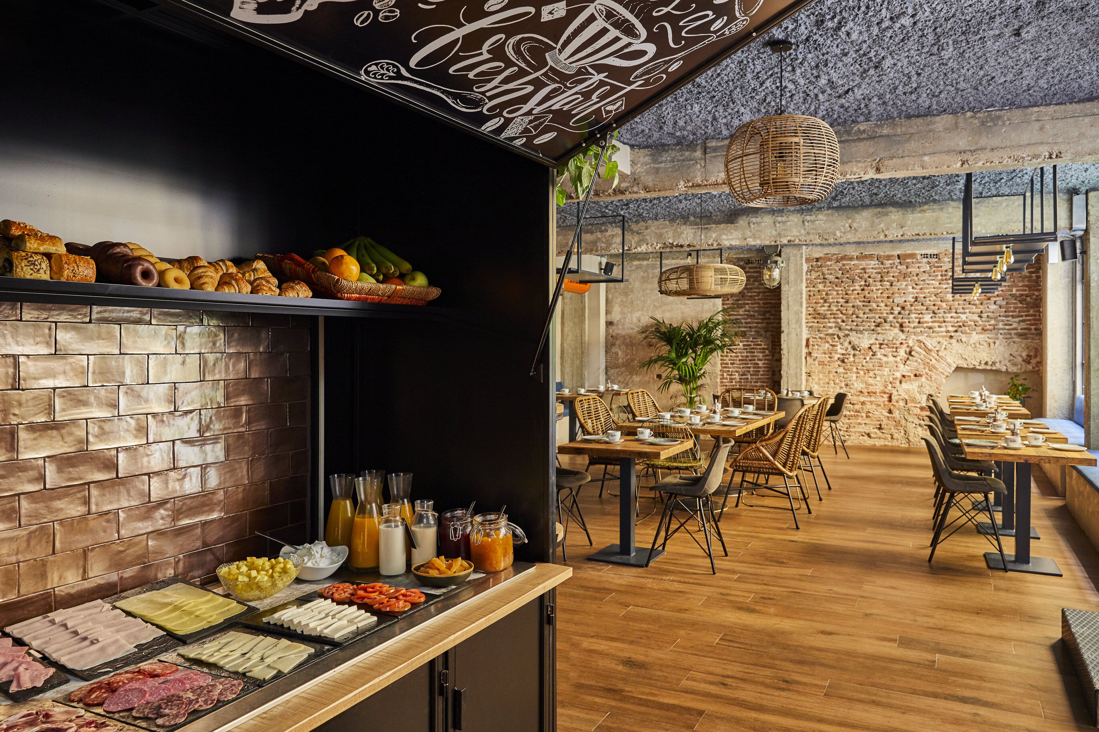 daily continental breakfast (eur 9 per person)