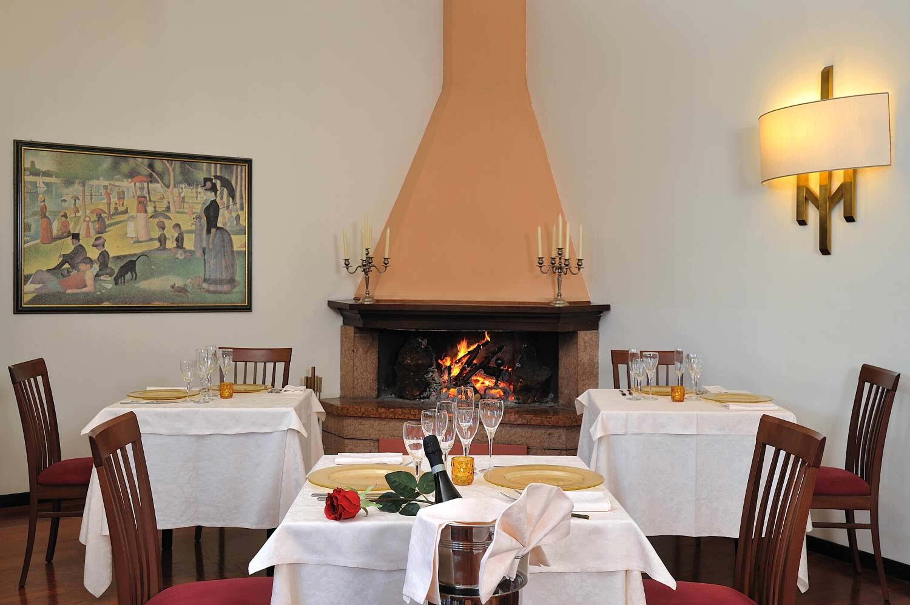 lunch and dinner served