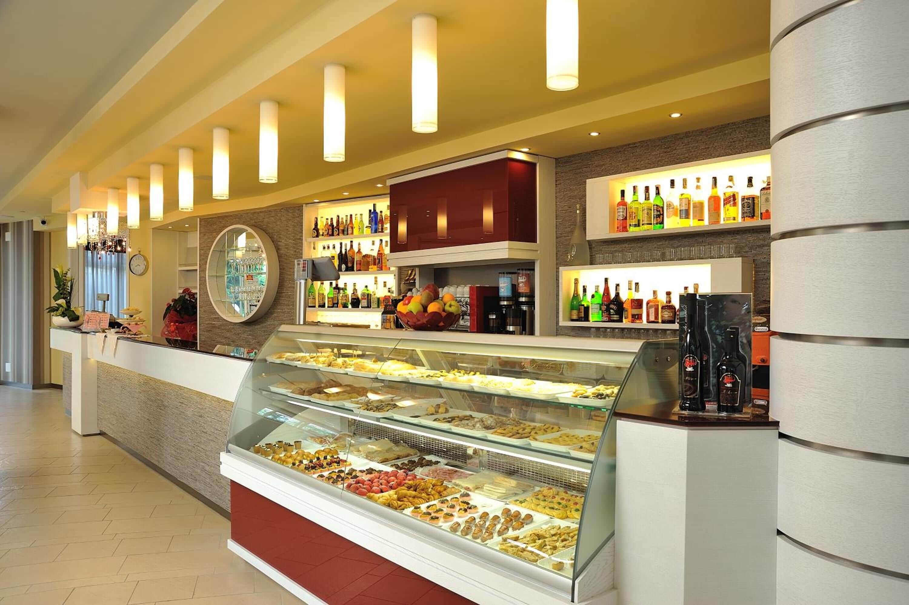 Lunch and dinner served