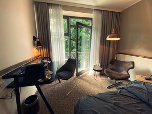 Chambre Double Confort, vue jardin | Literie hypoallergénique, coffres-forts dans les chambres