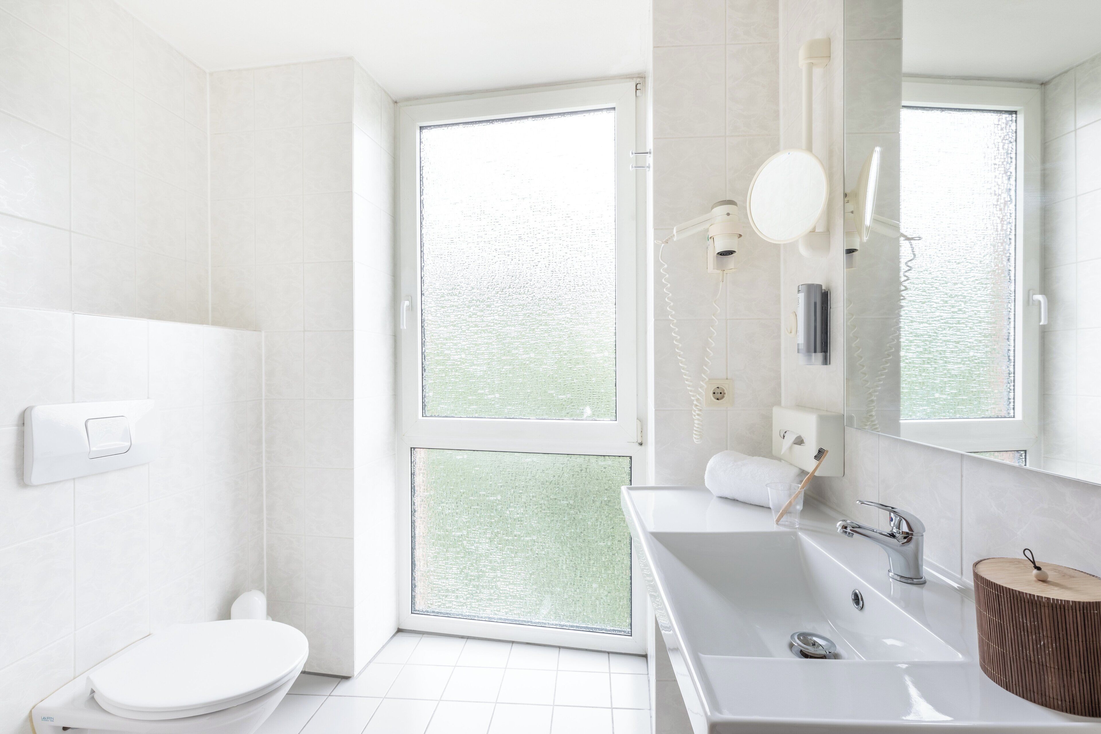 superior room, 1 single bed, non smoking | bathroom | shower, free toiletries, hair dryer, bathrobes