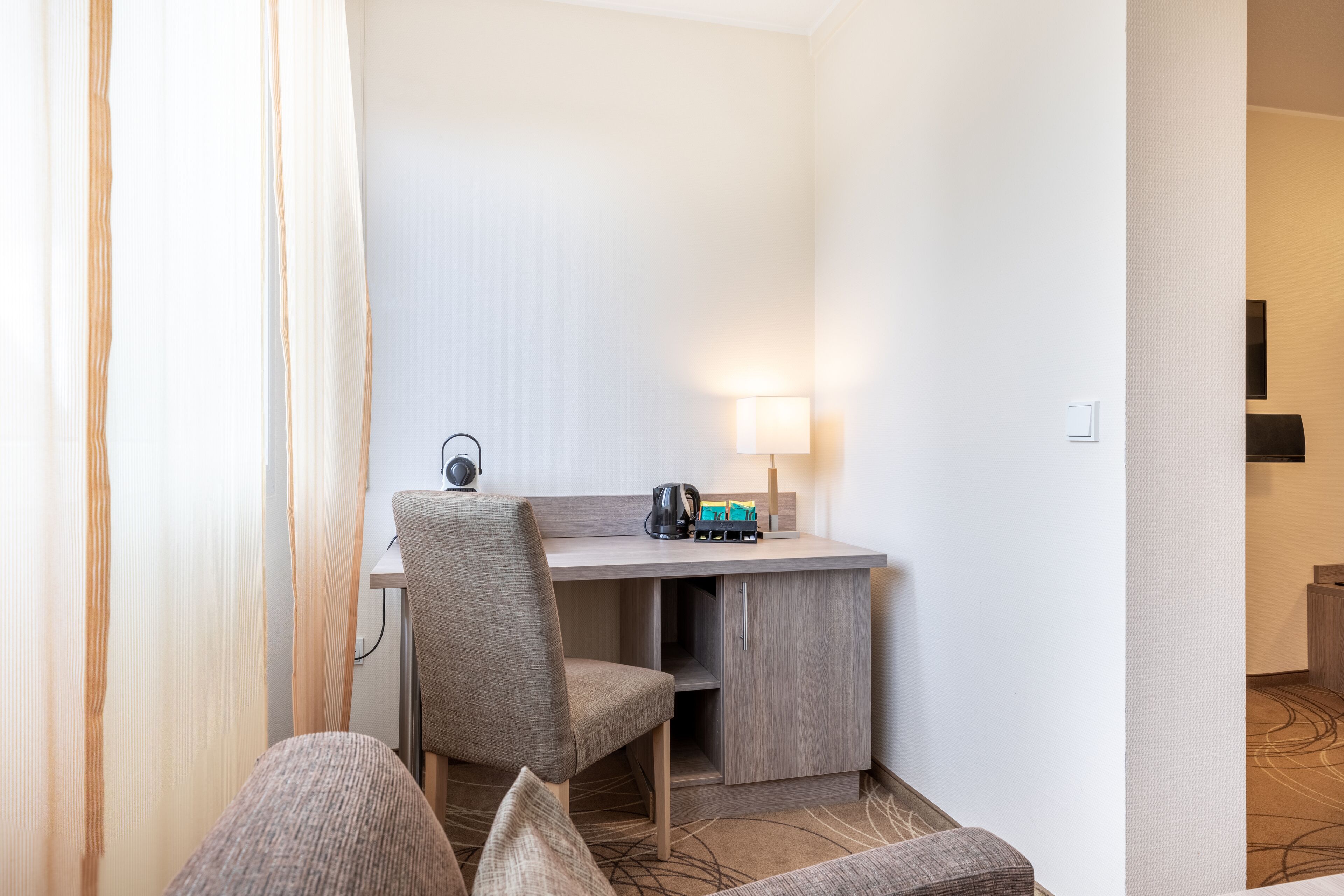 premium bedding, minibar, in-room safe, desk