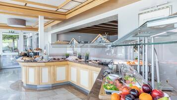 Dagelijks ontbijtbuffet (EUR 16 per persoon)