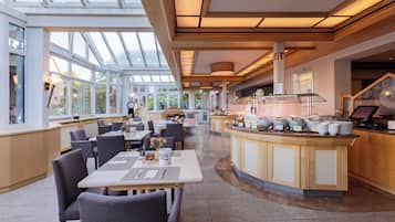 Daily buffet breakfast for a fee