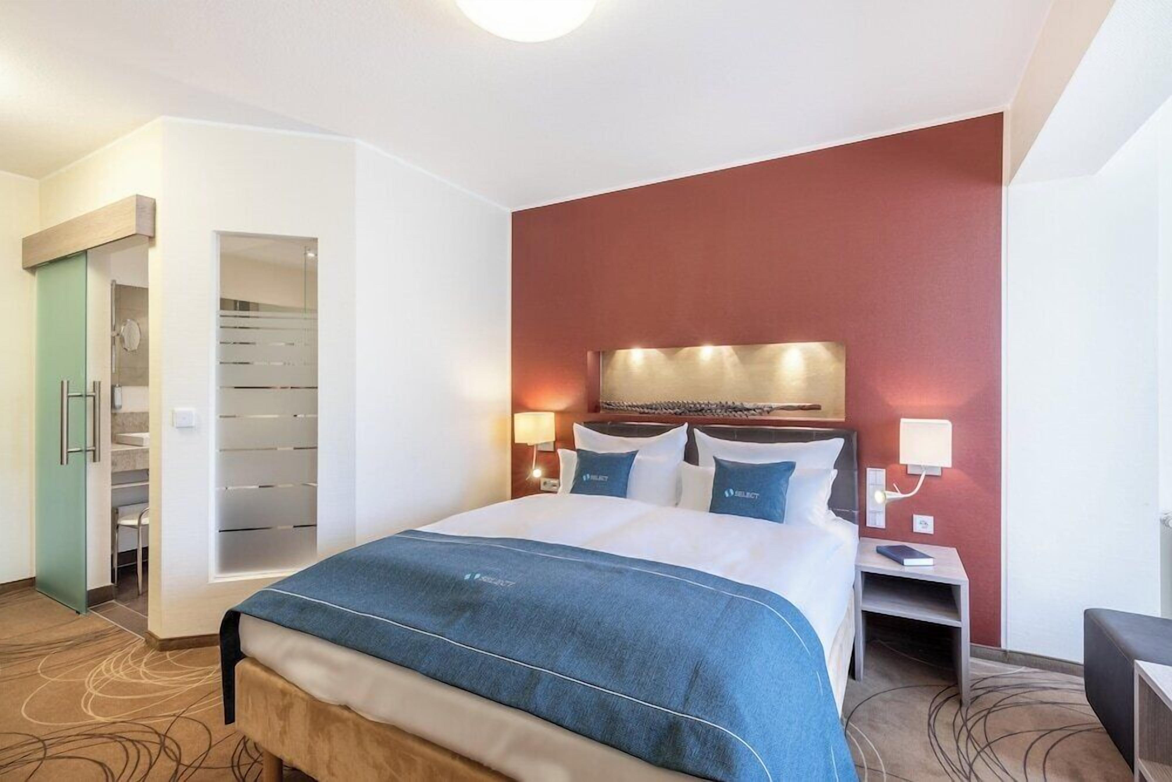 Ropa de cama de alta calidad y minibar 