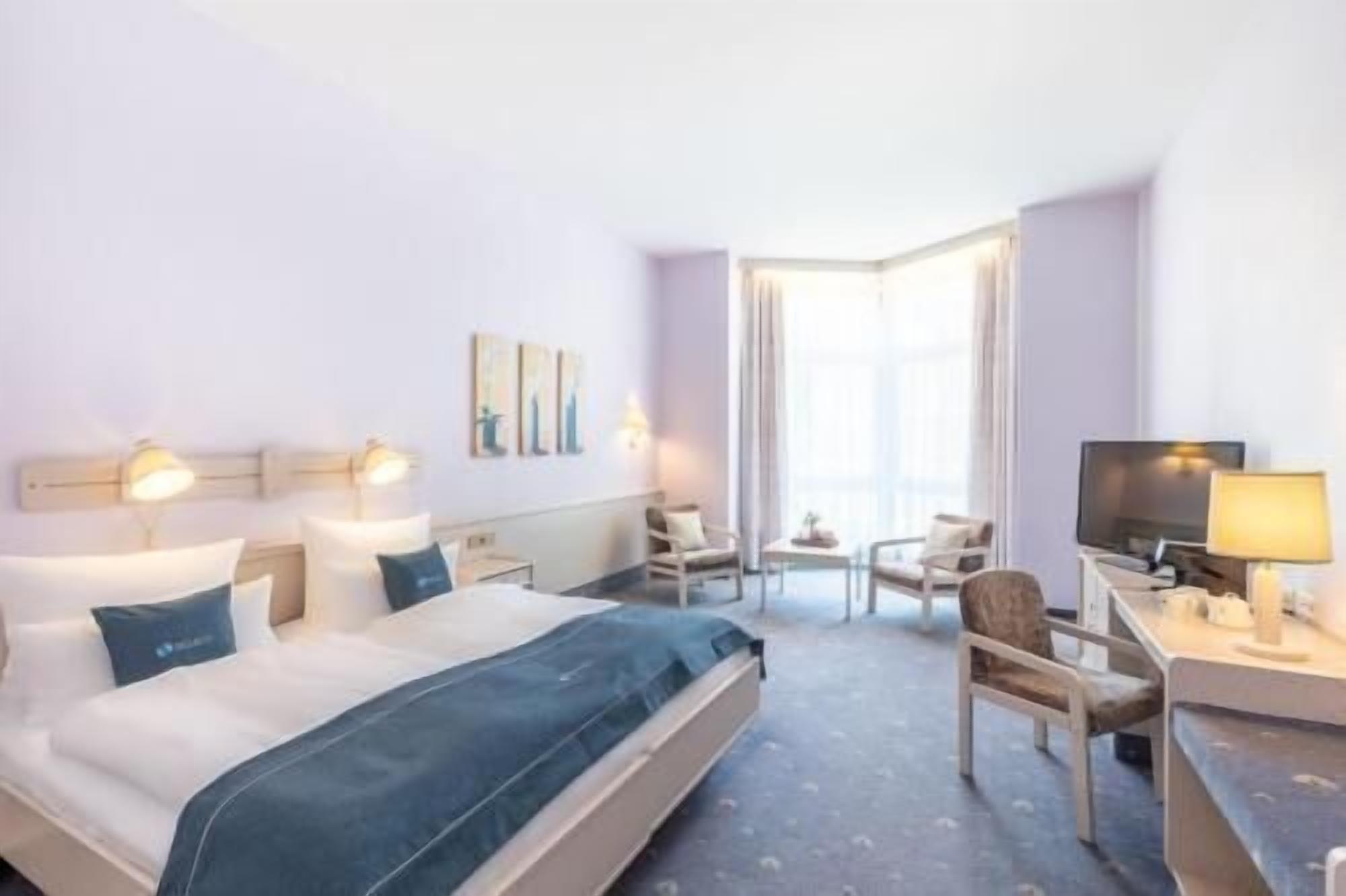 Ropa de cama de alta calidad y minibar 