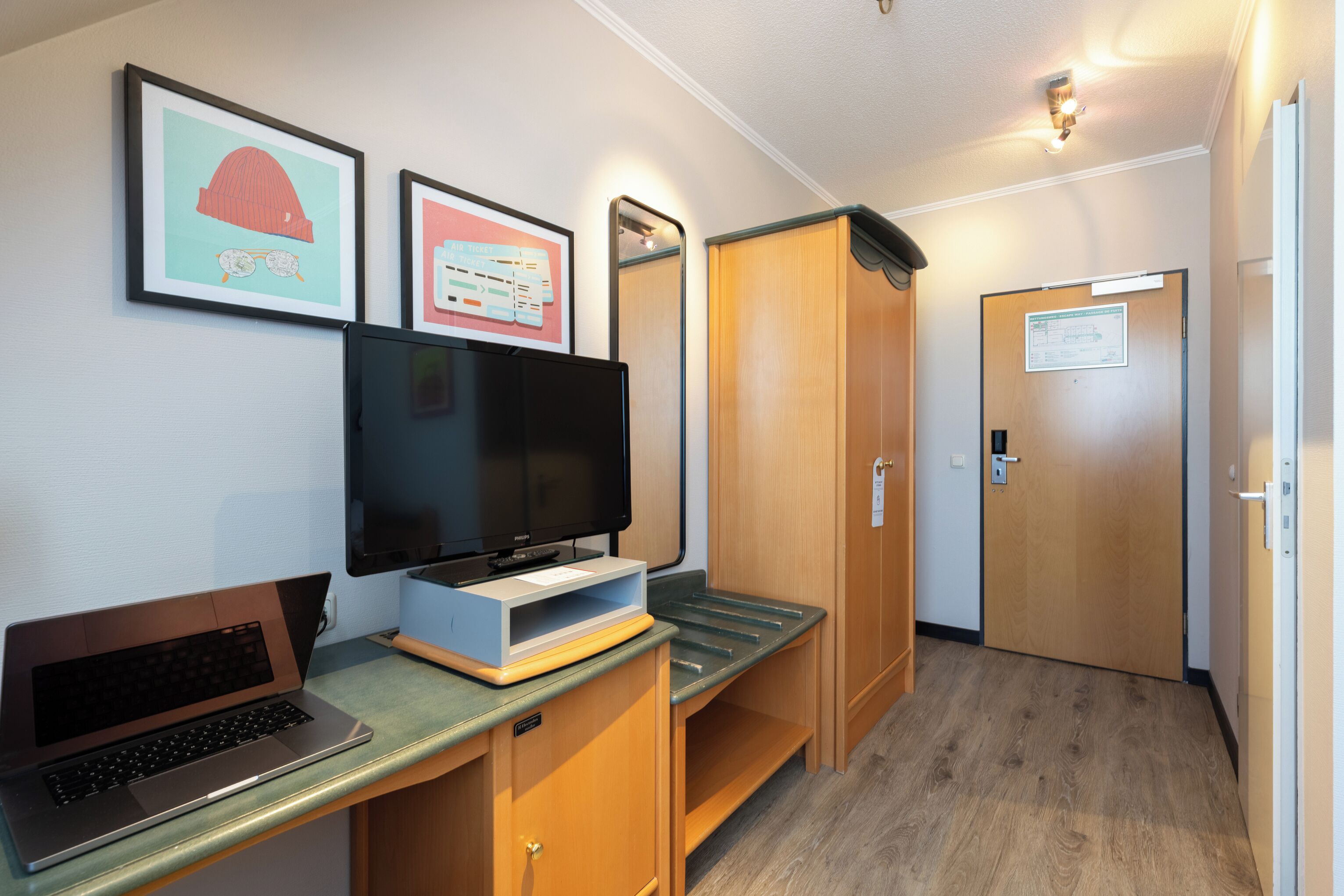 Comfort-Zimmer, 1 Einzelbett, Nichtraucher | Hochwertige Bettwaren, Minibar, Zimmersafe, Schreibtisch