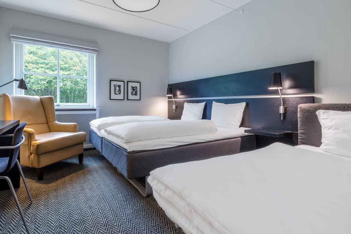 Allergiatestatut vuodevaatteet, työpöytä, pimennysverhot, vauvansängyt