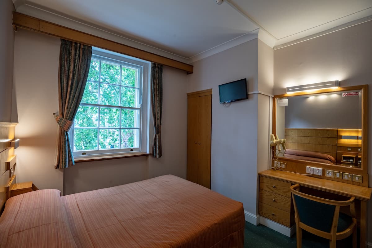 In-room safe, desk, free WiFi, bed sheets