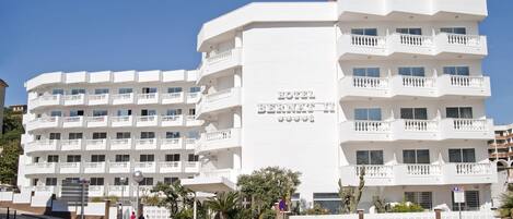 Fachada de la propiedad