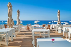 2 Restaurants; Frühstück, Mittagessen und Abendessen werden serviert