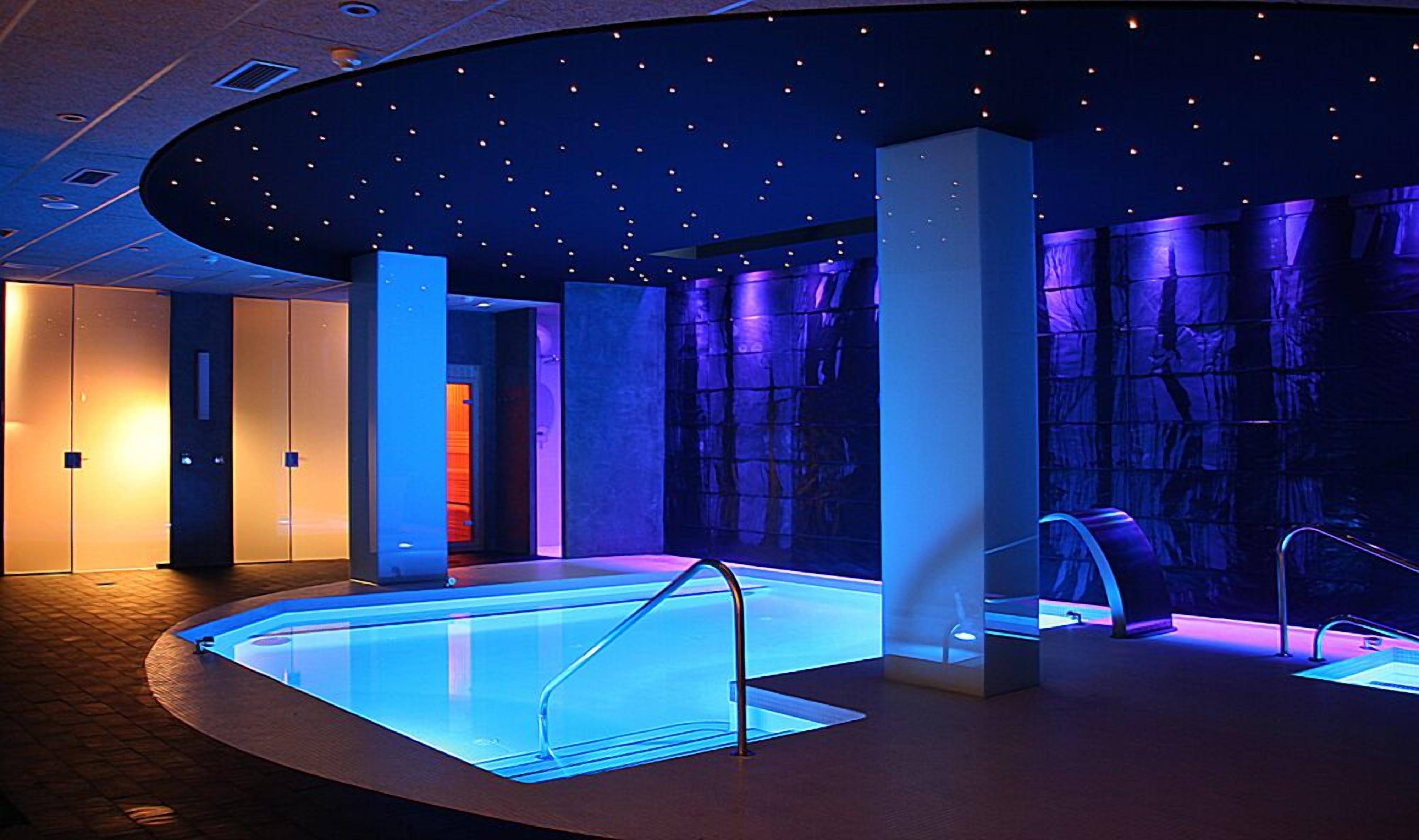 2 treatment rooms, massages