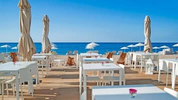 2 restaurantes: opção de café da manhã, almoço e jantar