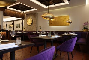 아침 식사, 저녁 식사 제공, 세계 요리, 야외에서 식사