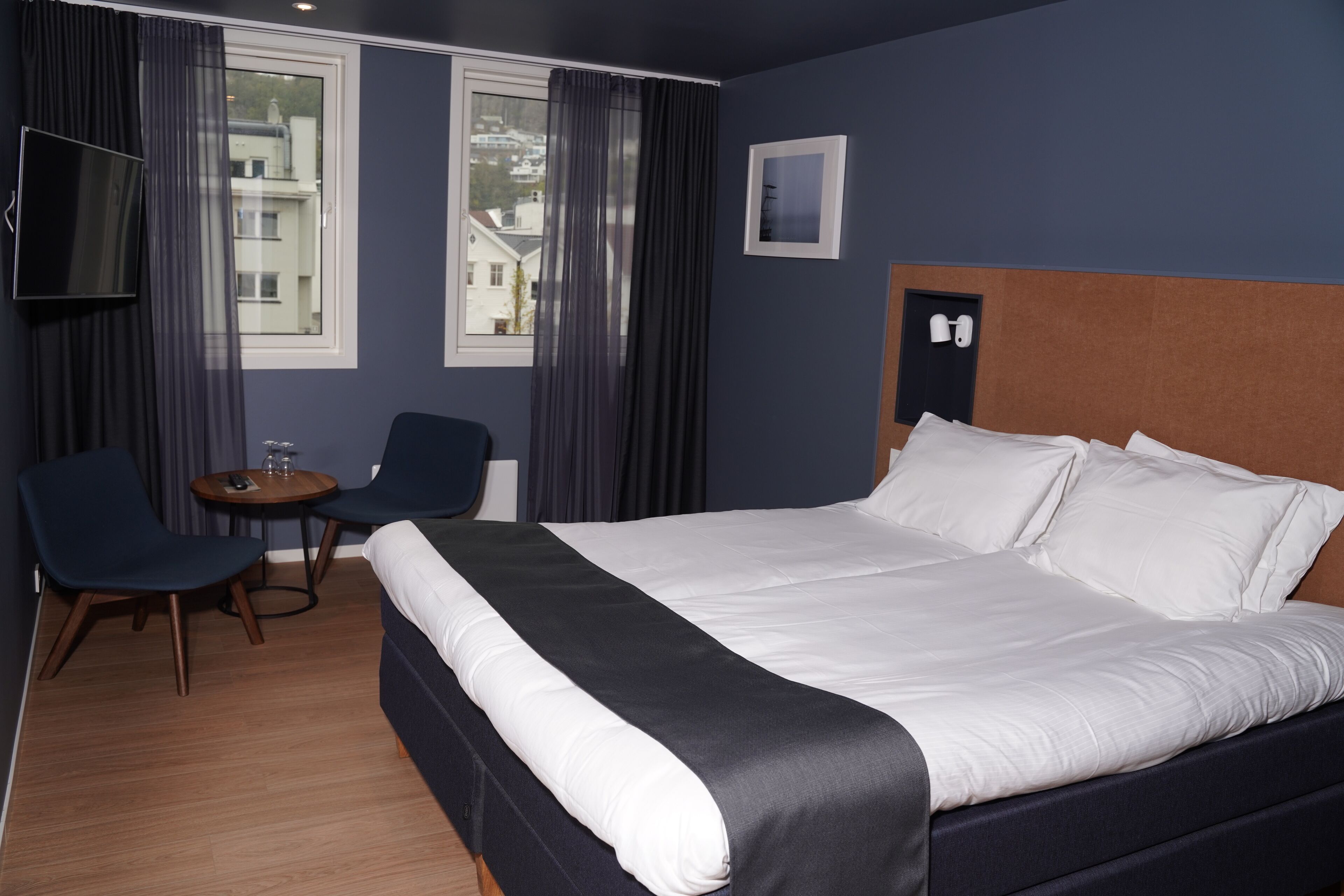 standard double room | blackout curtains, free wifi, bed sheets