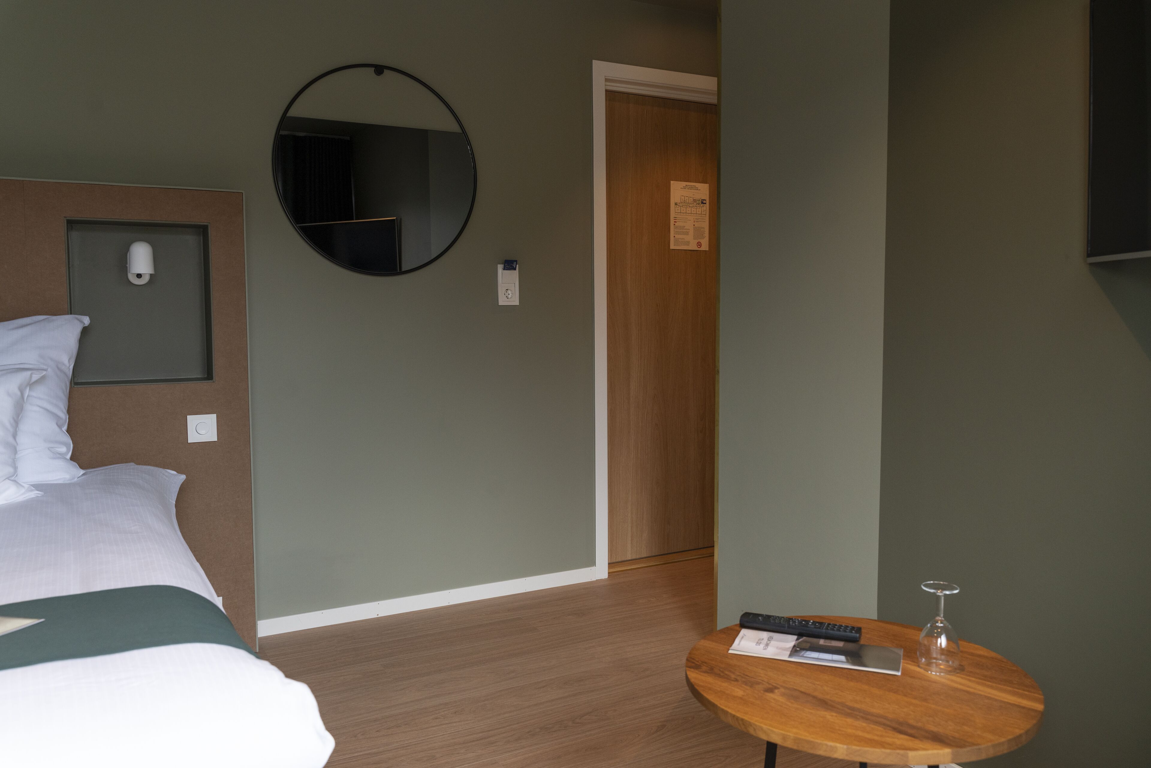 standard single room | blackout curtains, free wifi, bed sheets