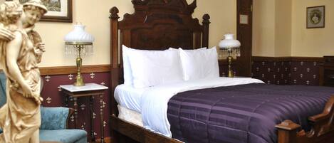 Executive Suite | Individually decorated, individually furnished, desk, rollaway beds