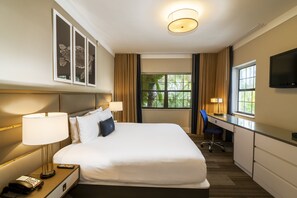 Luxe tweepersoonskamer, 1 kingsize bed, uitzicht op zwembad | Lakens van Egyptisch katoen, luxe beddengoed, donsdekens