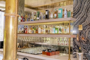 Bar (on property) - San Juan Hotel (Miami Beach)