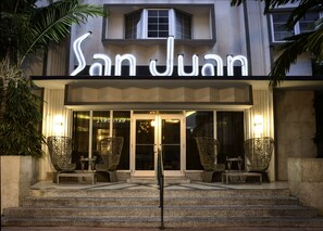 Exterior - San Juan Hotel (Miami Beach)