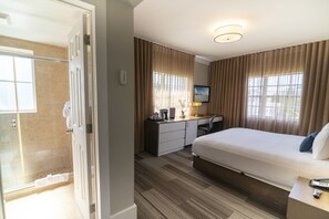 Luxury Double Room, 1 King Bed, Pool View | Egyptian cotton sheets, premium bedding, down duvets, pillow-top beds