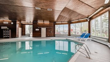 Innenpool, Liegestühle